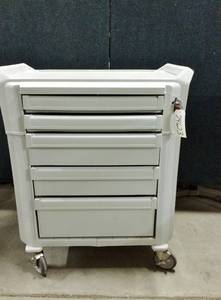 lot 42 image: MSRP $1800 Metro MetroFlex Lockable 5 DRAWER Medical Crash Cart Medical Supply Cart - WASHABLE SURFACES - GREAT FOR CRAFTERS AND MECHANICS - EXCELLENT CONDITION