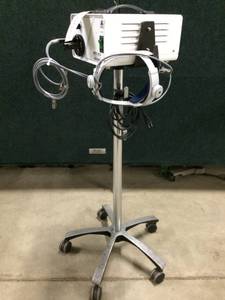 lot 33 image: WOW $$$$ Sunoptic Surgical headlight headband to minimize fatigue, is more stable, lightweight and comfortable for users & &nbspApplied Fiberoptics Brite Lite III 013040 Light Source  - Excellent Working Condition