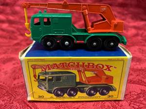 lot 20 image: Vintage Lesney Matchbox w Box #30 8 Wheeled Crane
