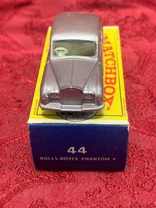 lot 26 image: Vintage Lesney Matchbox w Box #44 Rolls Royce Phantom V