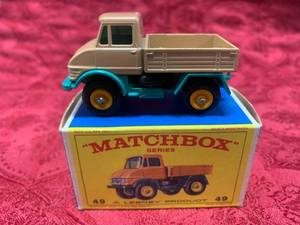 lot 30 image: Vintage Lesney Matchbox w Box #49 Unimog