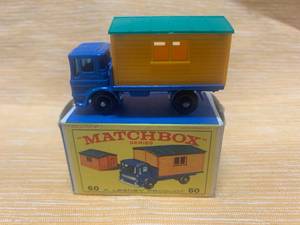 lot 39 image: Vintage Lesney Matchbox w Box #60 Truck with Site Office