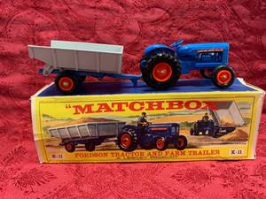 lot 72 image: Lesney Matchbox King Size K11 Fordson Tractor & Farm Trailer