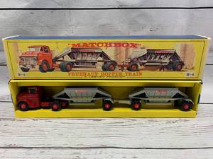 lot 79 image: Vintage Lesney Matchbox M4 Fruehauf Hopper Train