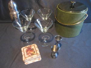 lot 384 image: Cocktail  Bar Items
