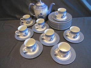 lot 378 image: Tea Set