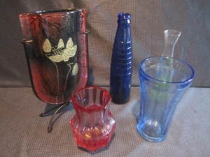 lot 398 image: Vases - Multi-Color