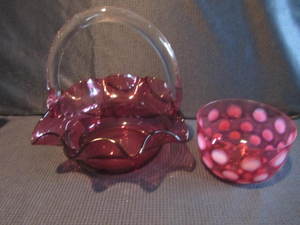 lot 405 image: Cranberry & Opalescent