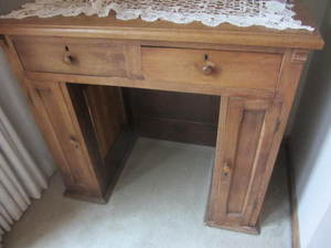 lot 356 image: Ladies Writing Desk