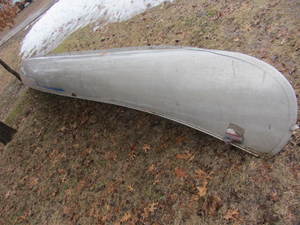lot 352 image: Grumman 17ft Canoe