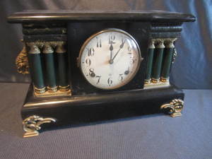 lot 401 image: Gilbert Mantle Clock