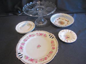 lot 416 image: Pedestal Cake, Desserts, Portrait