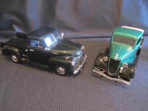 lot 421 image: Chev & Ford Trucks