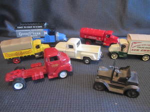 lot 430 image: Trucks with Advertising