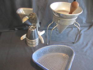 lot 449 image: Kitchenwares