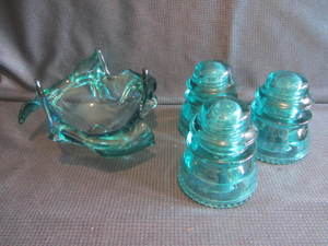 lot 474 image: Art Glass & Insulators