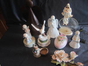 lot 478 image: Angels