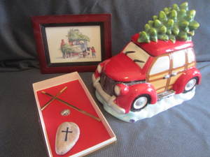 lot 484 image: Christmas Decor