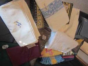 lot 495 image: Tablecloths, Runners