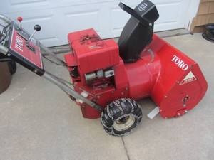 lot 359 image: Toro Snowblower