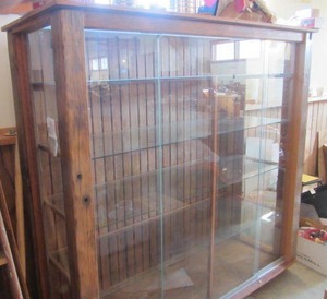 lot 353 image: Custom Made Display Case