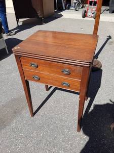lot 22 image: Sewing Machine With Cabinet By International Rotary 30x17x21