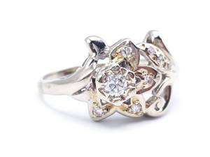 lot 33 image: Art Nouveau Diamond Estate Ring in 14k White Gold