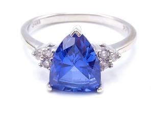 lot 45 image: Stunning Tanzanite and Diamond Estate Ring in 10k White Gold