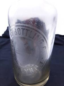 lot 48 image: Antique Eagle Bottling Co, Brooklyn, NY Glass Bottle