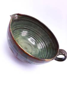 lot 43 image: Artist Signed Handspun Handled Pottery Bowl 4 12