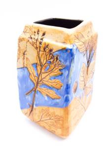 lot 10 image: Malaysia Handicraft Tenmokou Leaf Motif Vase