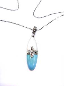 lot 104 image: Beautiful Turquoise, Selenite, and Hermatite Estate Necklace in Sterling Silver