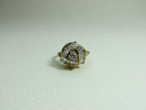 lot 2 image: BEAUTIFUL Sterling Gold-tone Ring