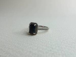 lot 5 image: BEAUTIFUL Sterling Ring with Blue Stone