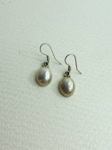 lot 19 image: Sterling Silver Earrings 33