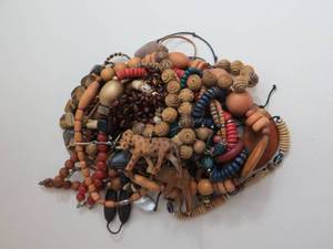lot 33 image: Bag of Jewelry