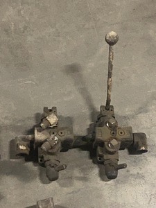 Lot Of (4) Hydraulic Valve Controls