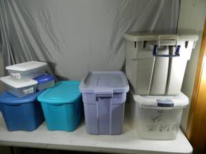 Assorted Totes with Lids