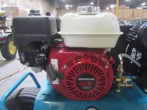 lot 23 image: Makita 10 Gal. 5.5 HP Portable Gas-Powered Twin Stack Air Compressor MAC5501G