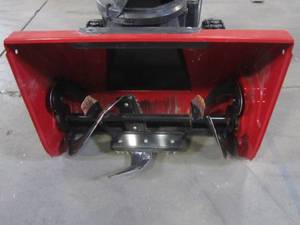 lot 27 image: Toro SnowMaster 724 ZXR 24 in. Single-Stage Gas Snow Blower 36001