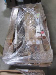 lot 62 image: WHOLESALE MIXED PALLET OF HARDWOOD FLOORING