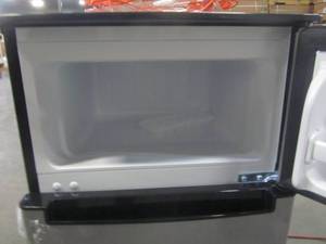 lot 83 image: Magic Chef 3.1 cu. ft. Mini Refrigerator in Stainless Look HMDR310SE