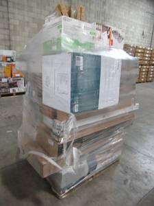 lot 226 image: WHOLESALE MIXED PALLET OF MISCELLANEOUS LIGHTING, AND CEILING FANS