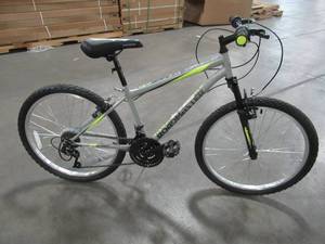 lot 227 image: Roadmaster Granite Peak Boys Mountain Bike, 24-inch wheels, Silver 18-Speed.