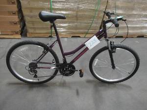 lot 228 image: 26 Roadmaster Granite Peak Womens Bike, Purple, 18-Speed