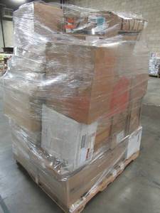 lot 248 image: WHOLESALE MIXED PALLET OF MISCELLANEOUS JANITORIAL ITEMS AND RESTAURANT CONTAINERS.