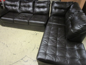 lot 102 image: SECTIONAL SOFA