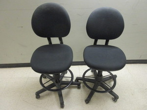 lot 108 image: STEELCASE ADJUSTABLE DESK CHAIRS