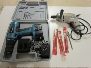 lot 112 image: SKIL DRILL AND COLEMAN POWERMATE RECHARGEABLE DRILL