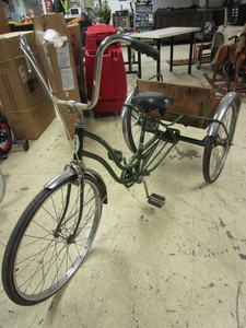 lot 159 image: VINTAGE SCHWINN TRI-WHEELER - TOWN AND COUNTRY